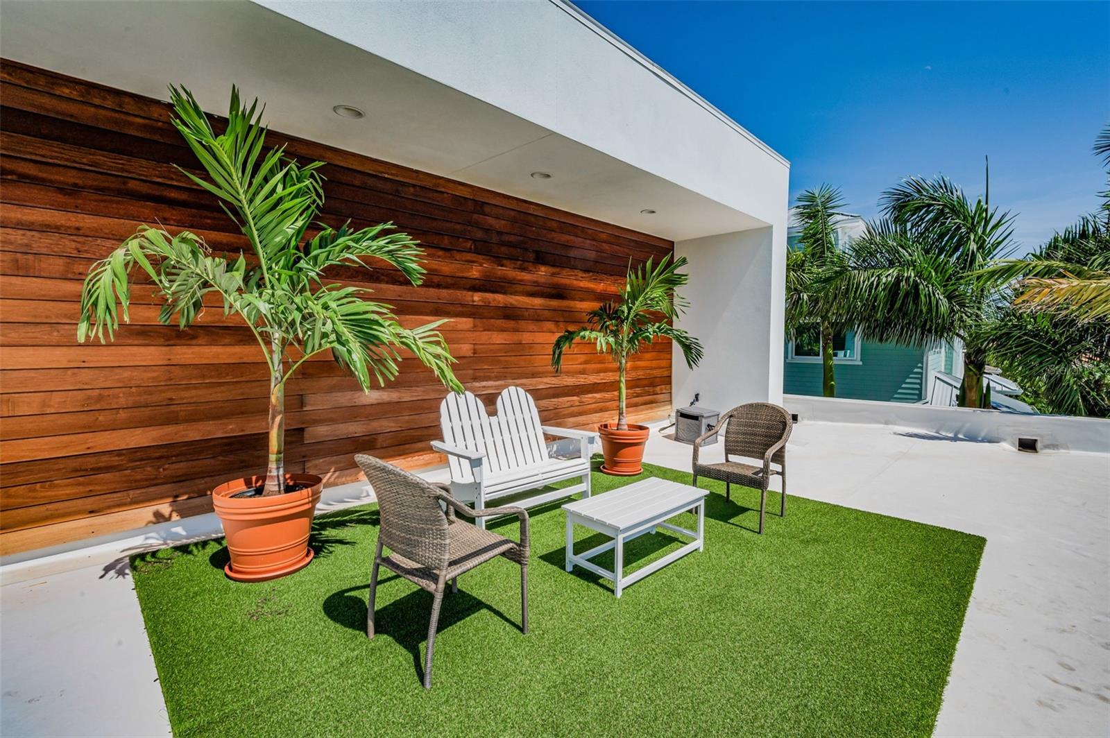 YACHT CLUB ESTATES - Residential