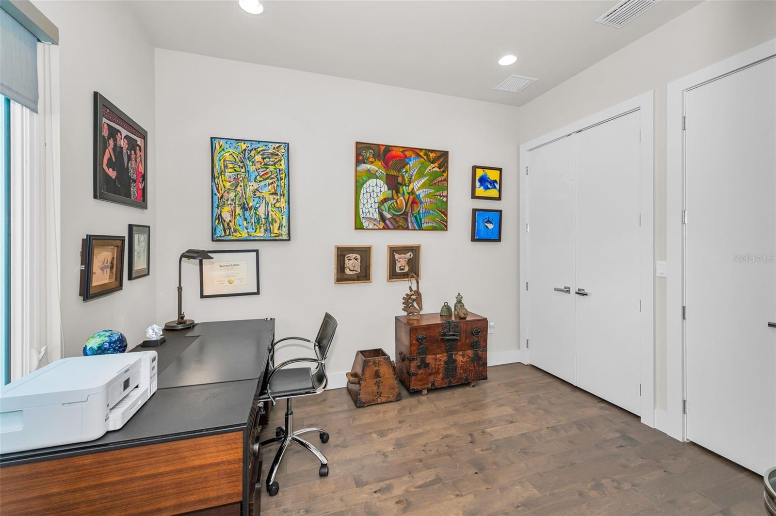 YACHT CLUB ESTATES - Residential