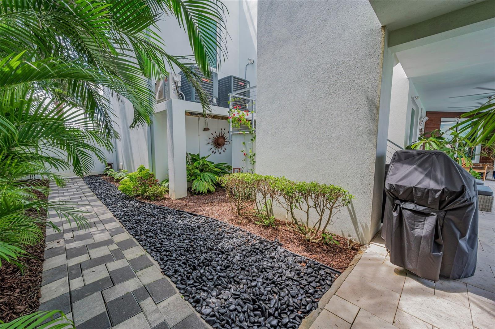 YACHT CLUB ESTATES - Residential