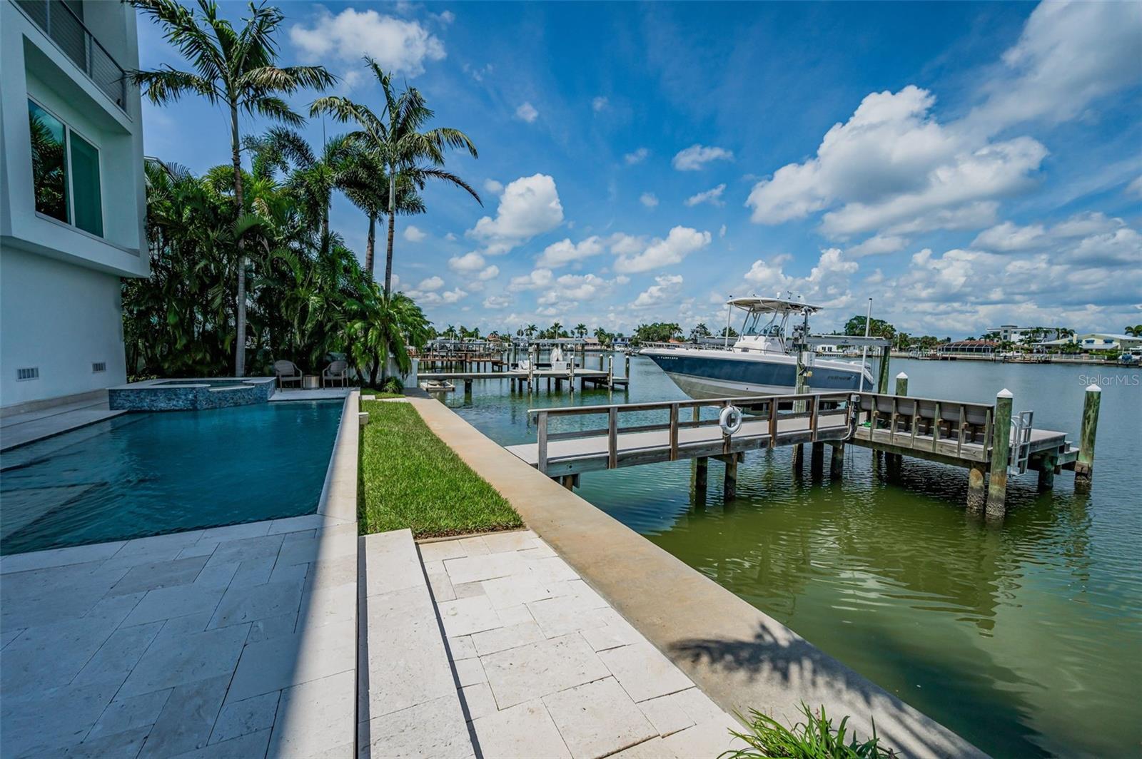 YACHT CLUB ESTATES - Residential