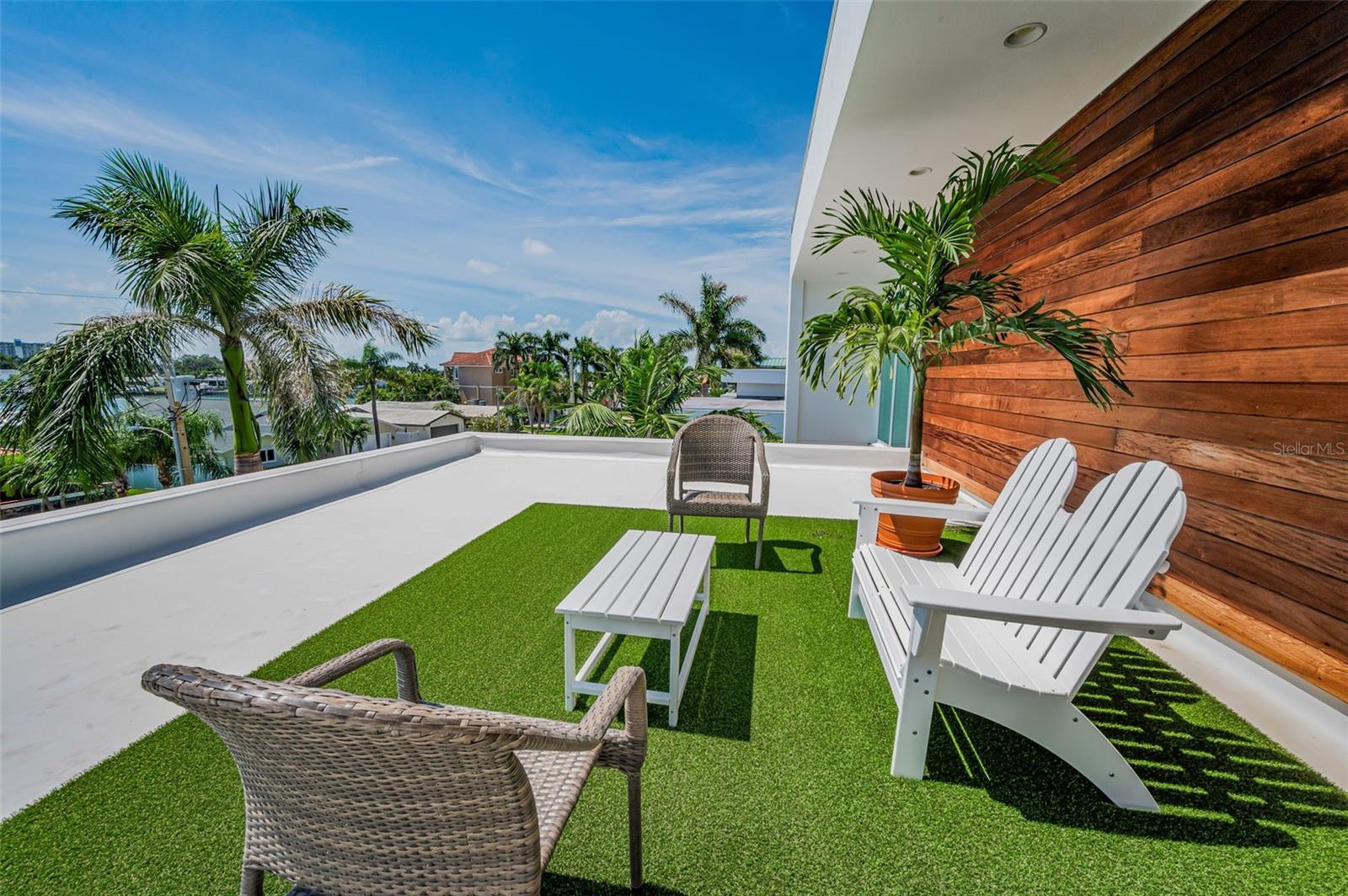 YACHT CLUB ESTATES - Residential