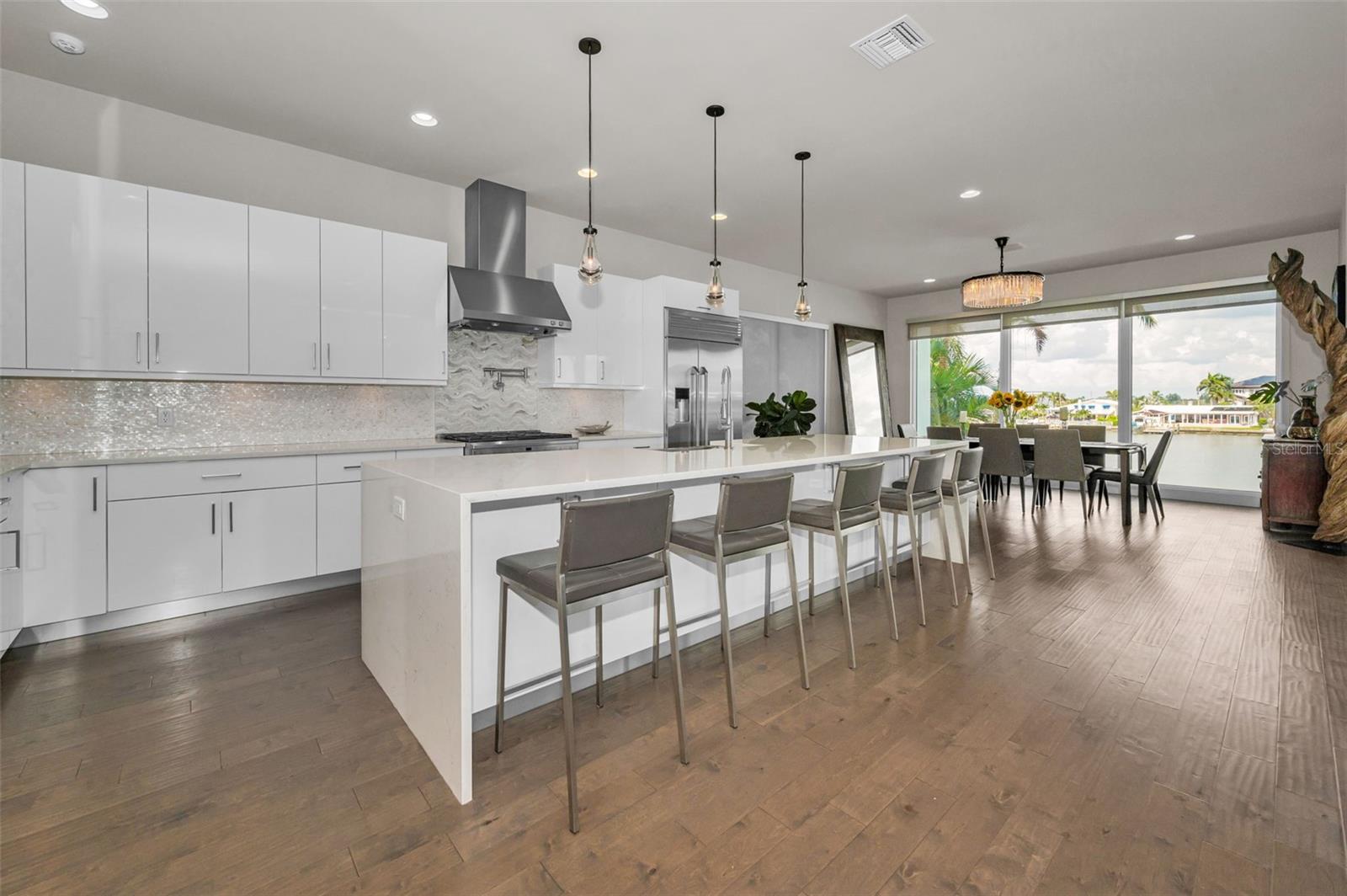 YACHT CLUB ESTATES - Residential