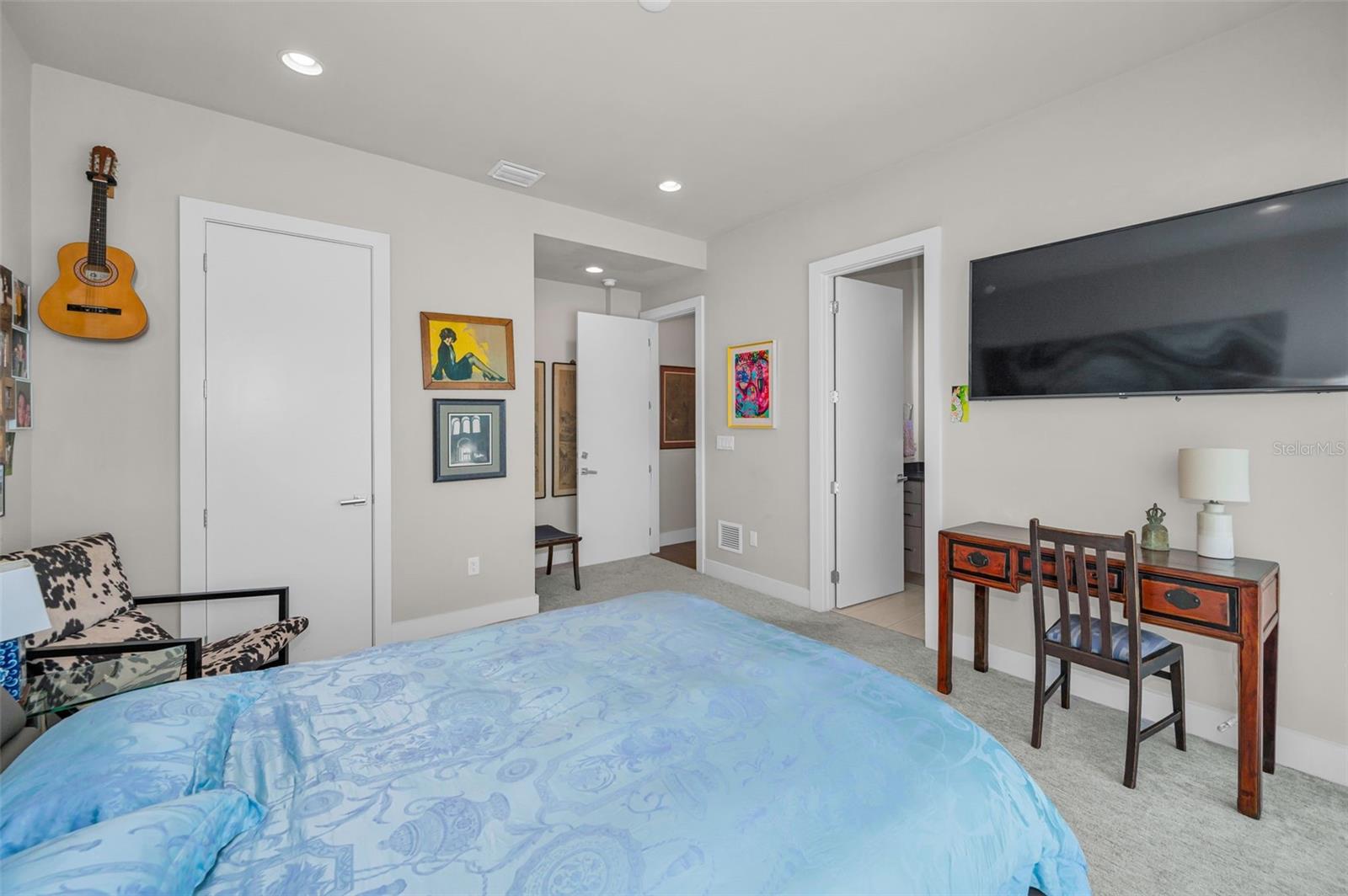 YACHT CLUB ESTATES - Residential