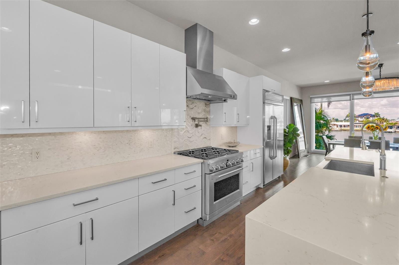 YACHT CLUB ESTATES - Residential