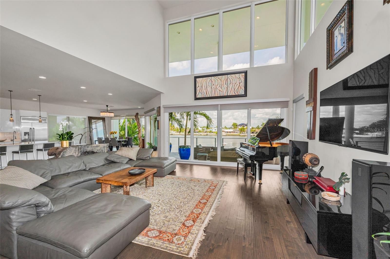 YACHT CLUB ESTATES - Residential