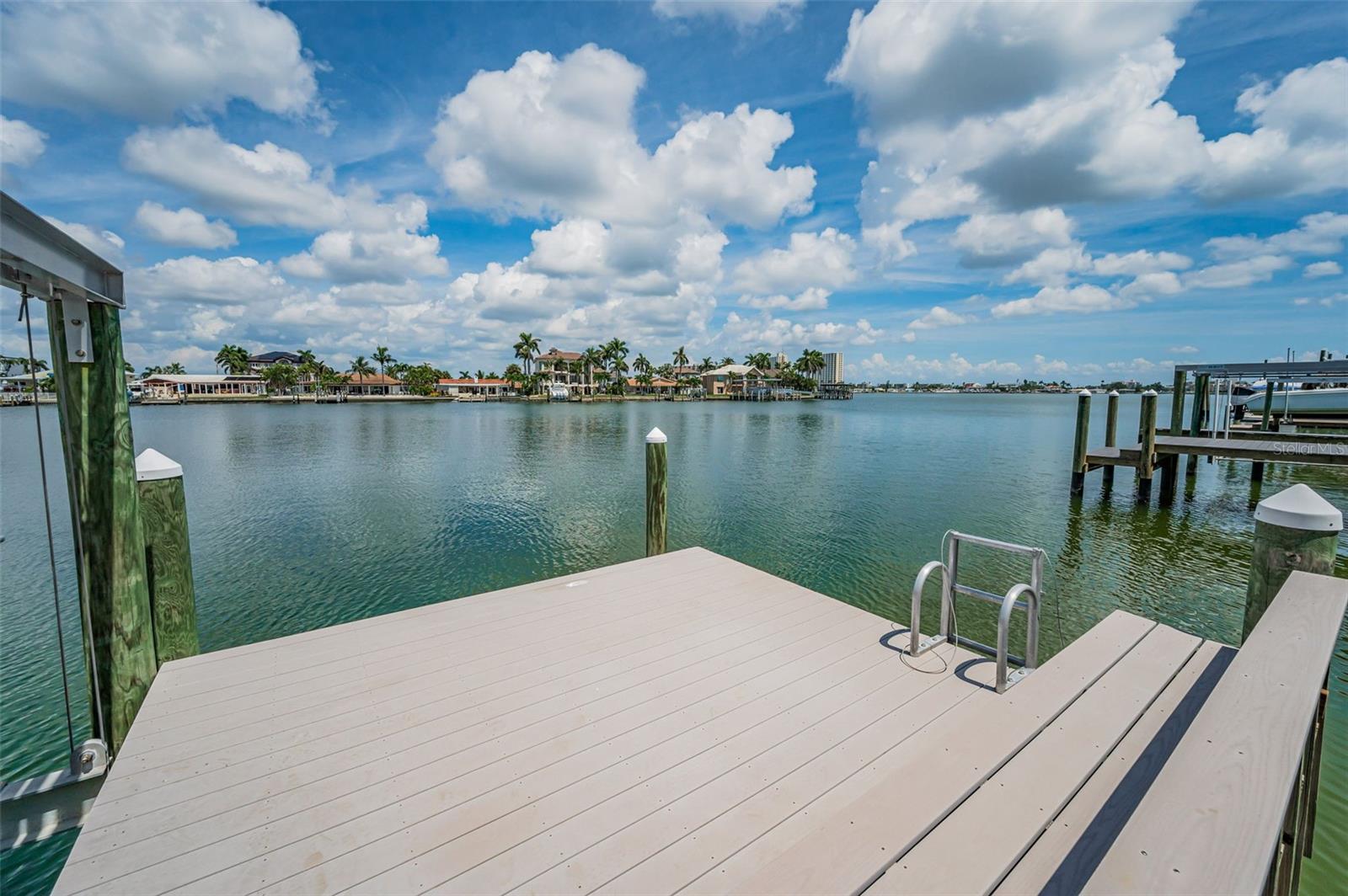 YACHT CLUB ESTATES - Residential