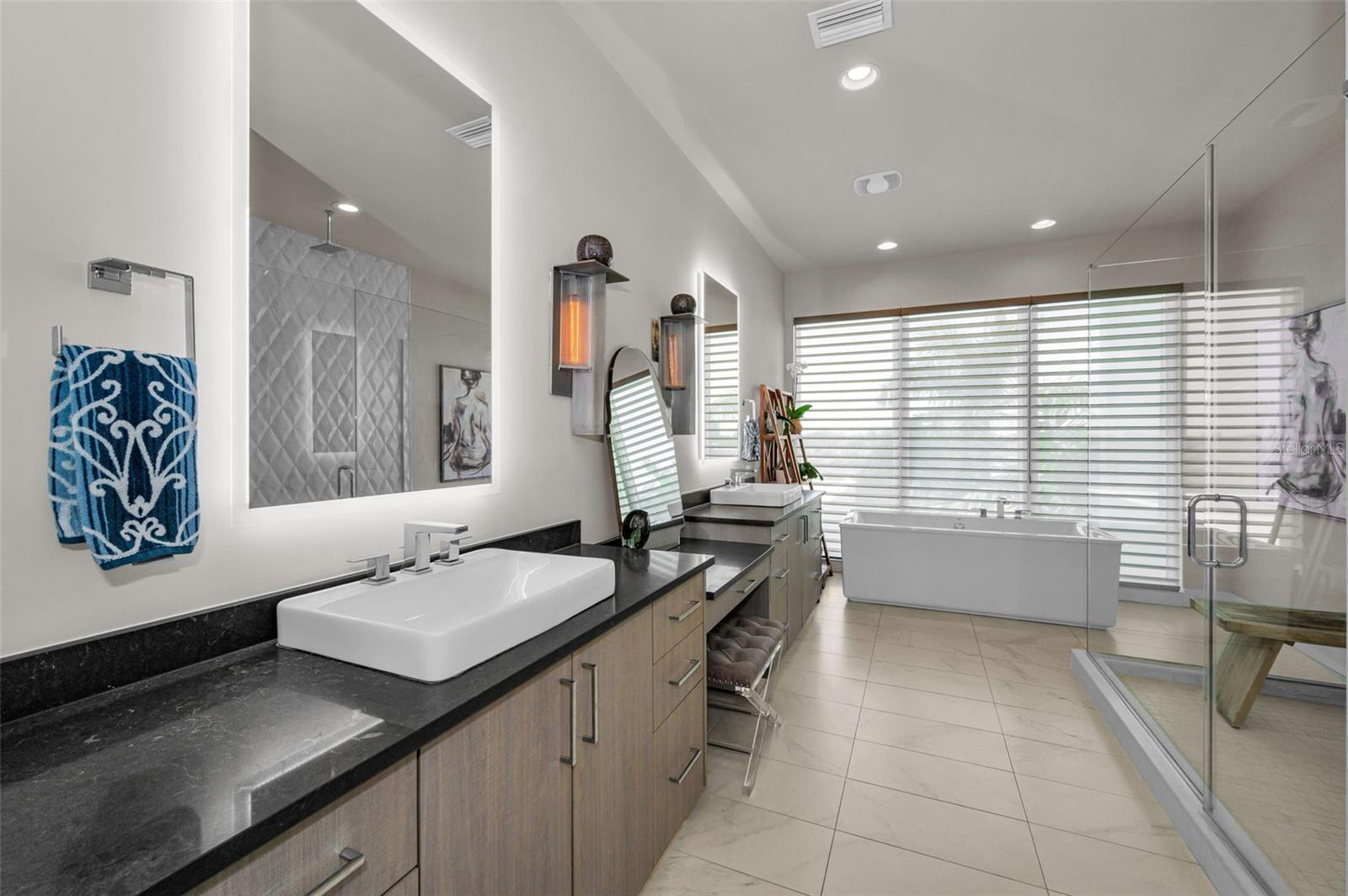 YACHT CLUB ESTATES - Residential