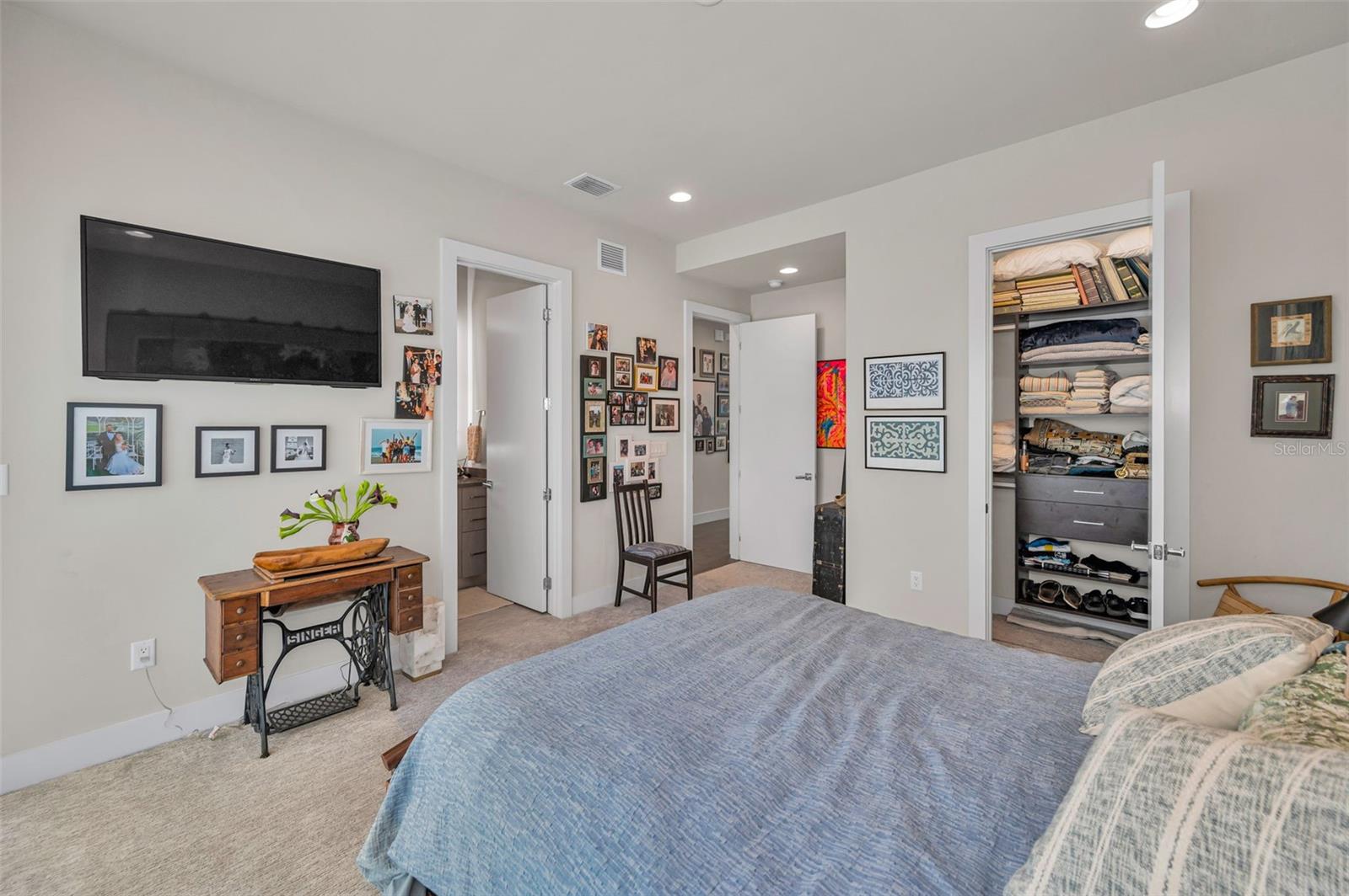 YACHT CLUB ESTATES - Residential