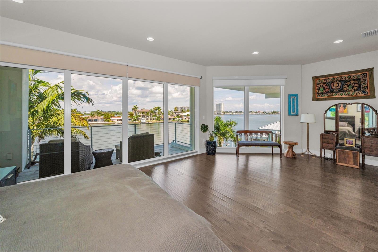 YACHT CLUB ESTATES - Residential