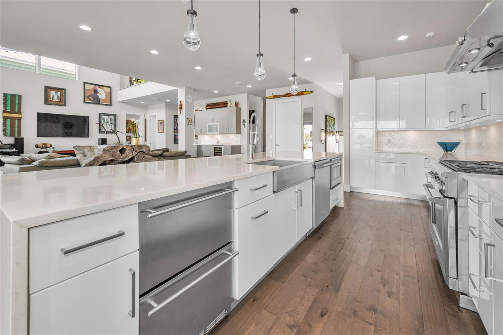 YACHT CLUB ESTATES - Residential