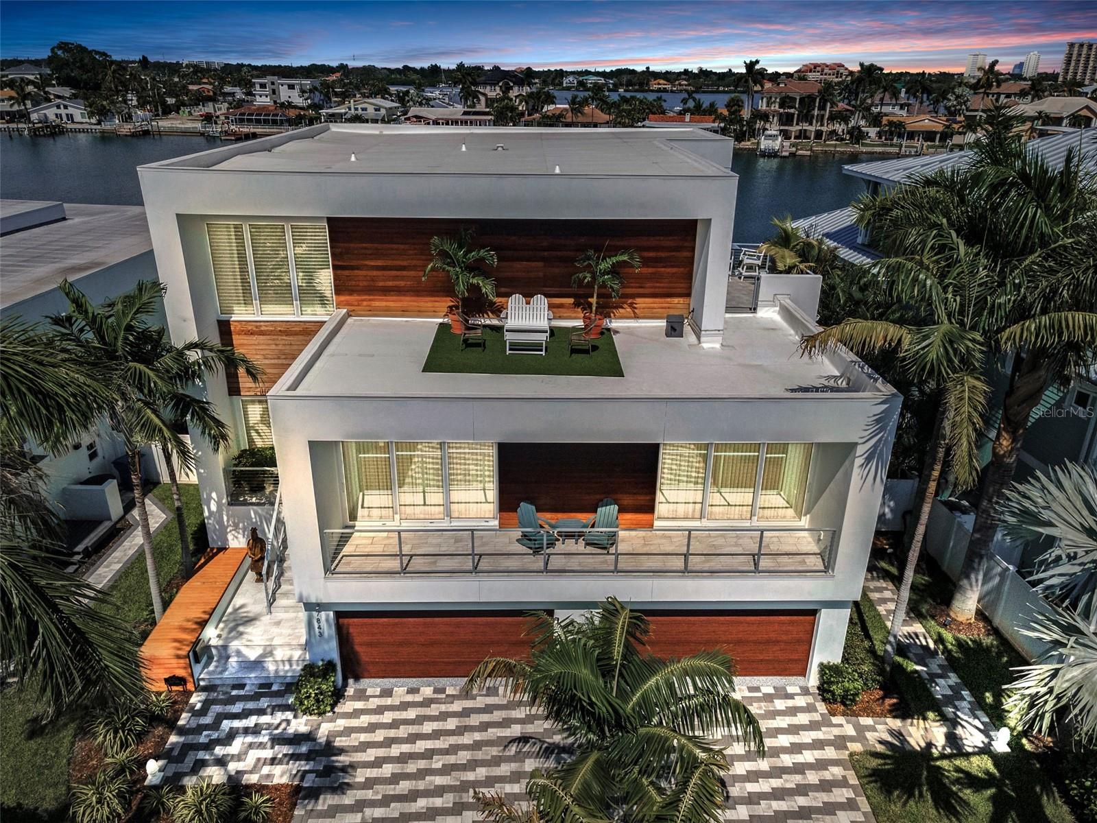 YACHT CLUB ESTATES - Residential