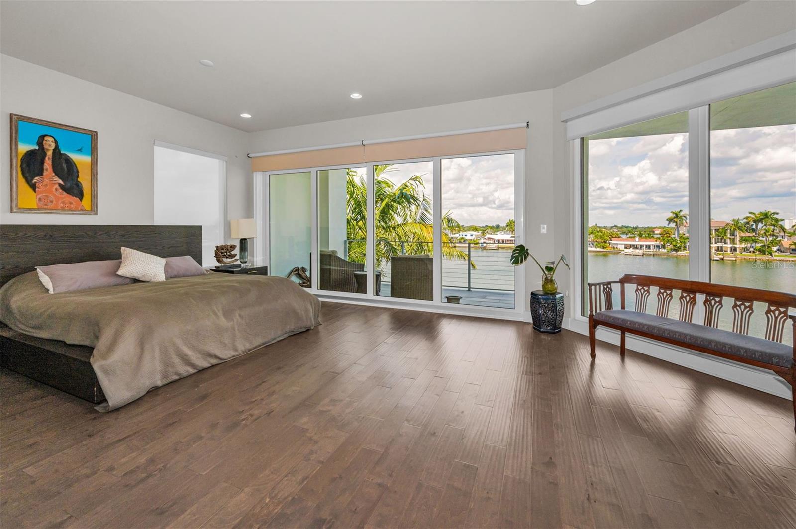 YACHT CLUB ESTATES - Residential