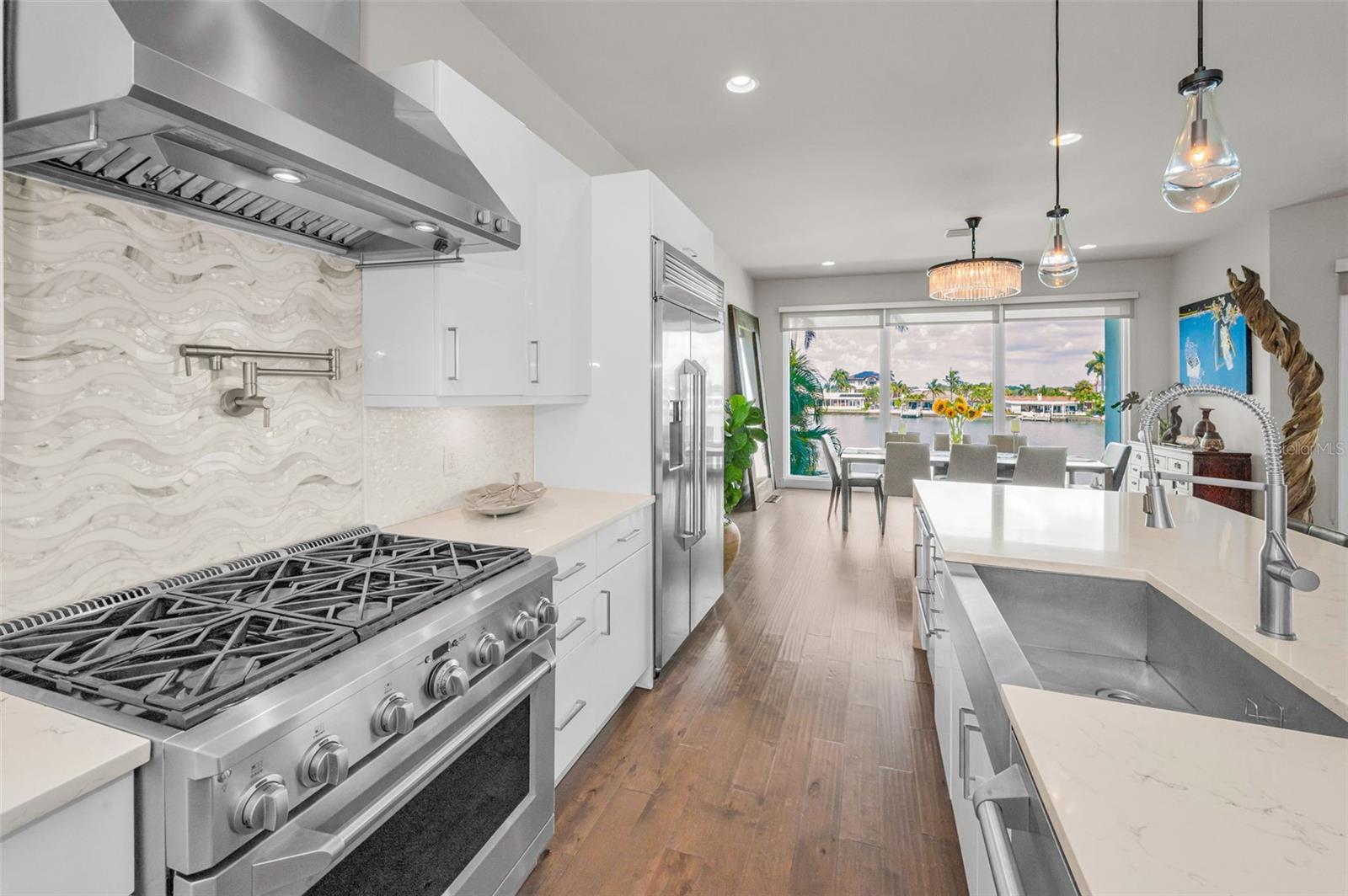 YACHT CLUB ESTATES - Residential