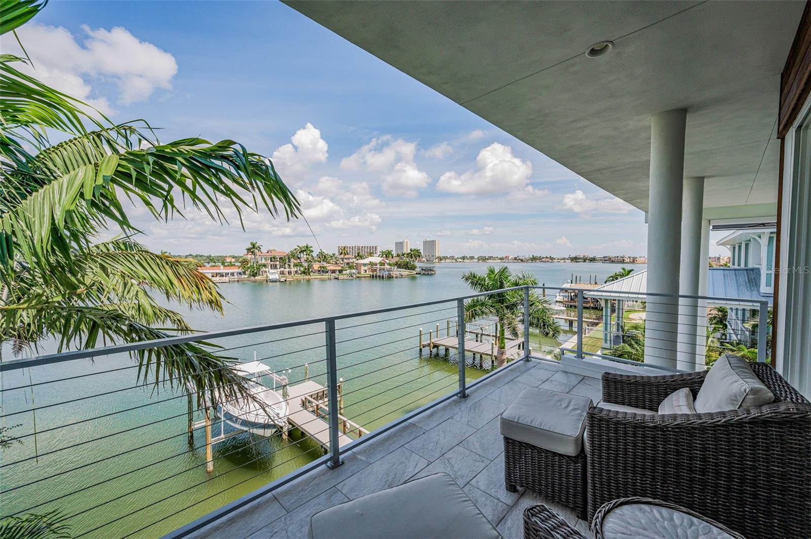 YACHT CLUB ESTATES - Residential