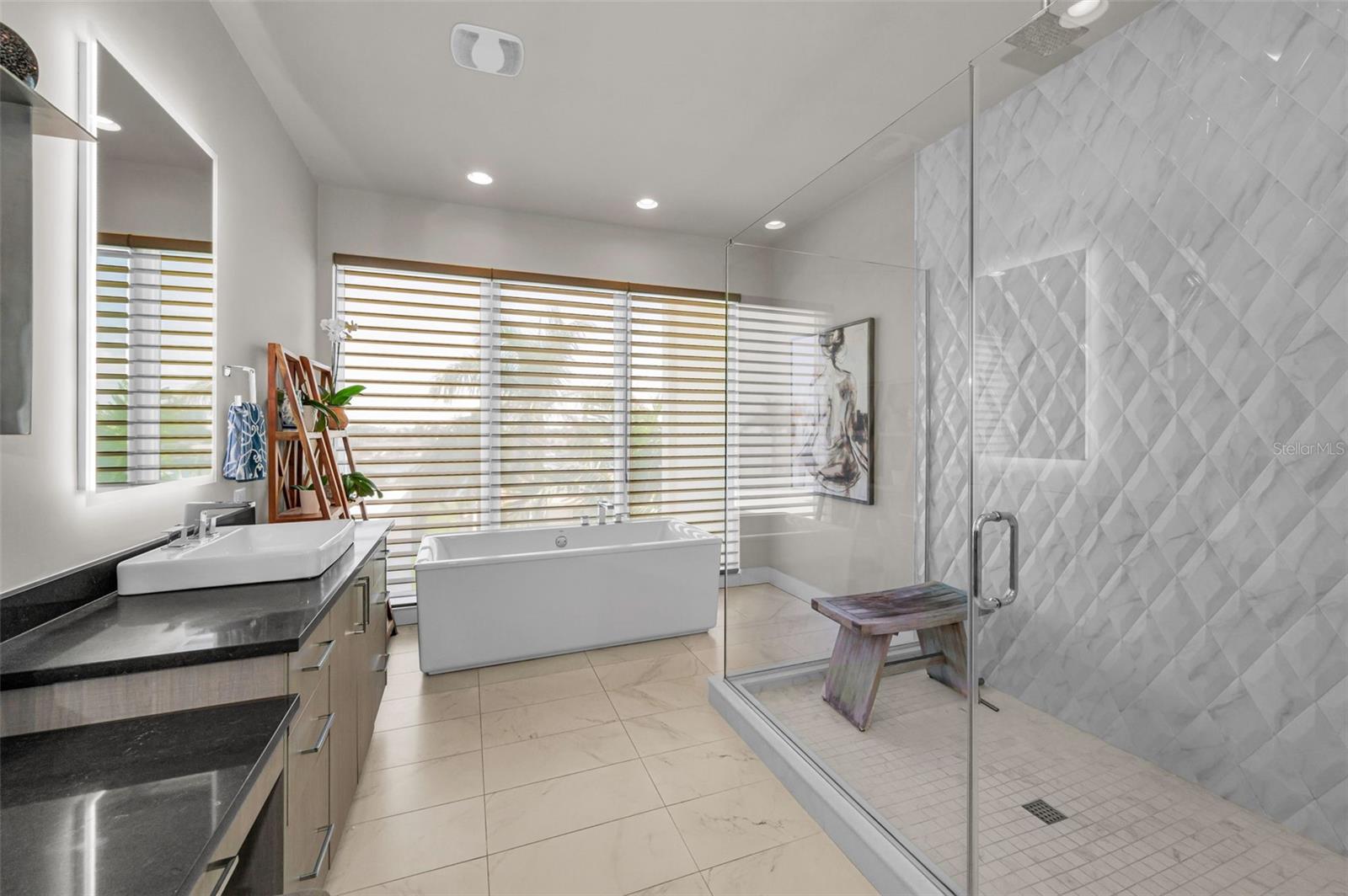 YACHT CLUB ESTATES - Residential