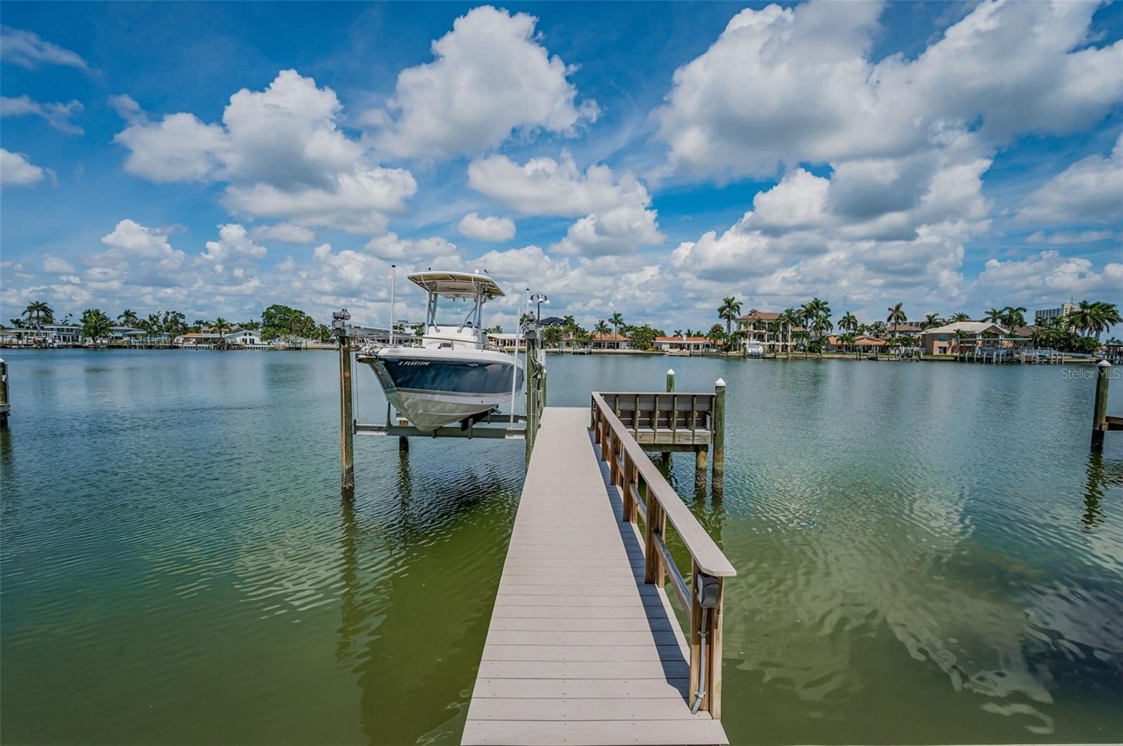 YACHT CLUB ESTATES - Residential