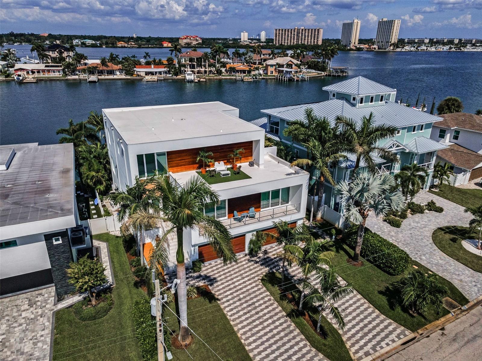 YACHT CLUB ESTATES - Residential