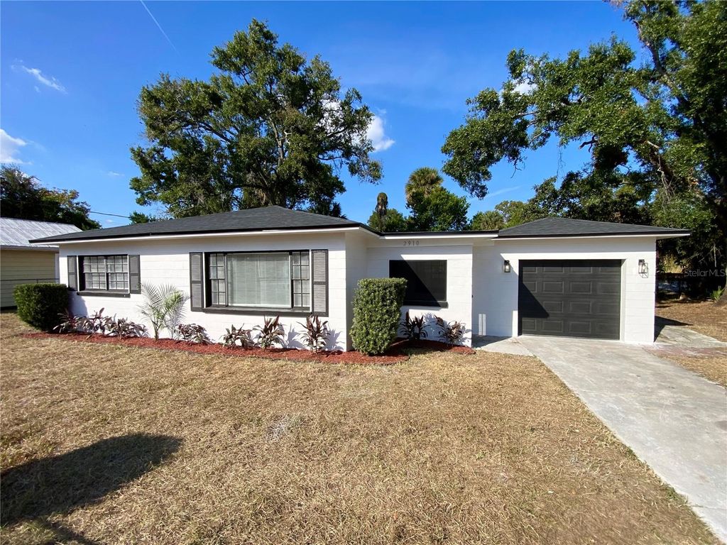 Photo of 2910 E Ida Street, Tampa, FL 33610 (MLS # TB8450102)