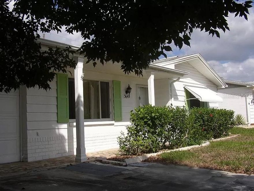 fOR INESTORS OR SEASONED REHABBERS.  Long term rental needs ton of work, altho the roof is newer.  Great location close to all Holiday and the Gulf.  Seler is Lic Real Estate Broker and has never lived in home.  Buyers should retain licensed inspectors for any item that is or will be of importance to them,and depend on said inspections for any decision to buy or sell property.  Seller is willing to finance or exchange.  Financing only for non owner occupants; i.e. investors ,landlords, C or S Corps or LLC's, etc.  Financing terms depend on buyer credit, downpayment,l etc.