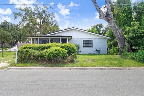 Photo of 522 W 9th Street, Lakeland, FL 33805 (MLS # TB8547431)