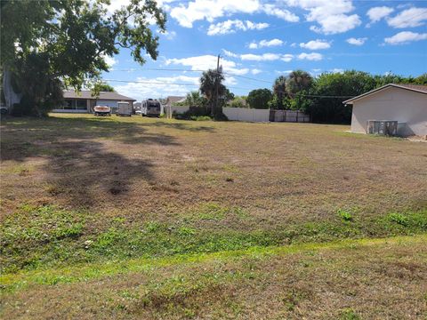 571 GROVE AVENUE NW PORT CHARLOTTE FL 33952