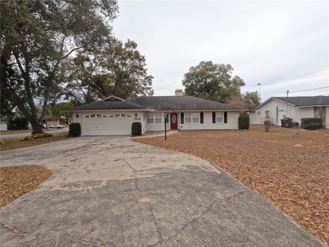 Photo of 3924 Crews Lake Drive, Lakeland, FL 33813 (MLS # L4959379)