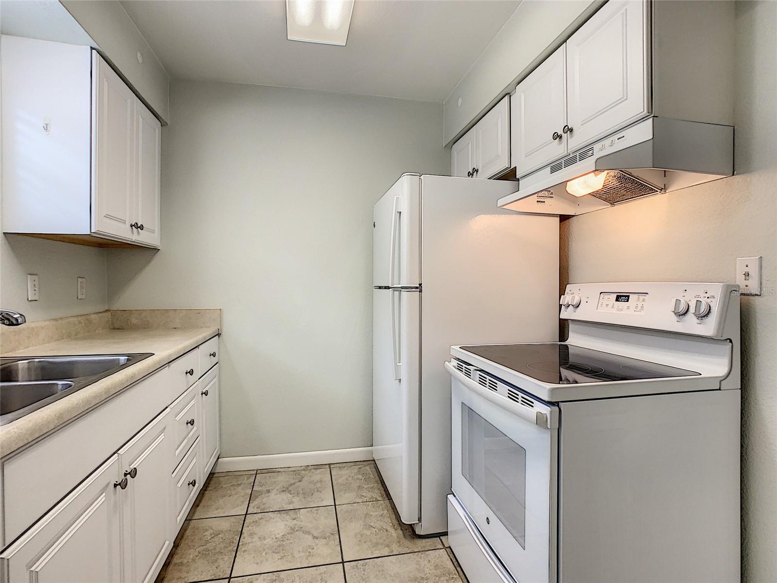 THORNTON PARK - Residential Lease