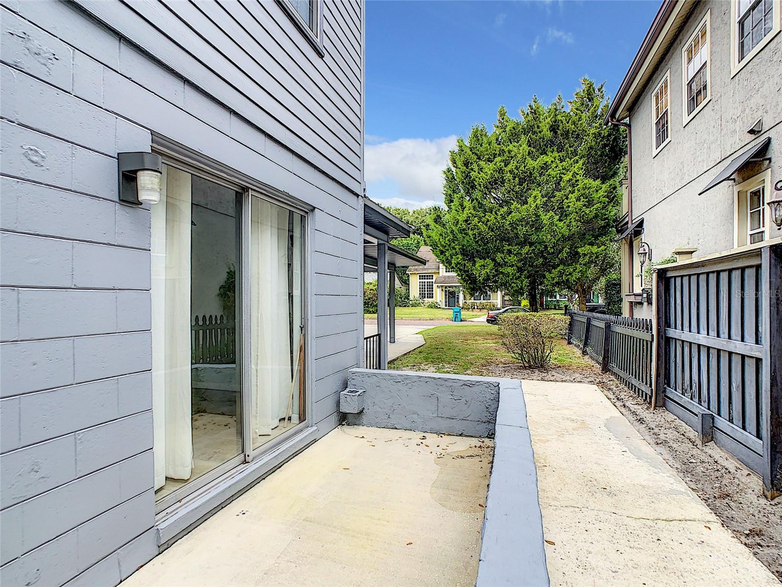 THORNTON PARK - Residential Lease