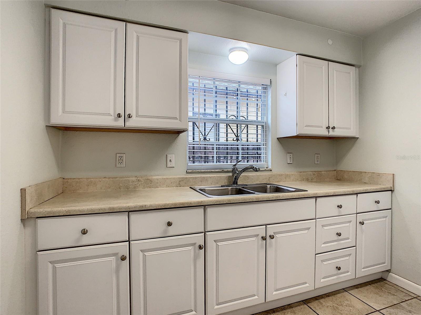 THORNTON PARK - Residential Lease