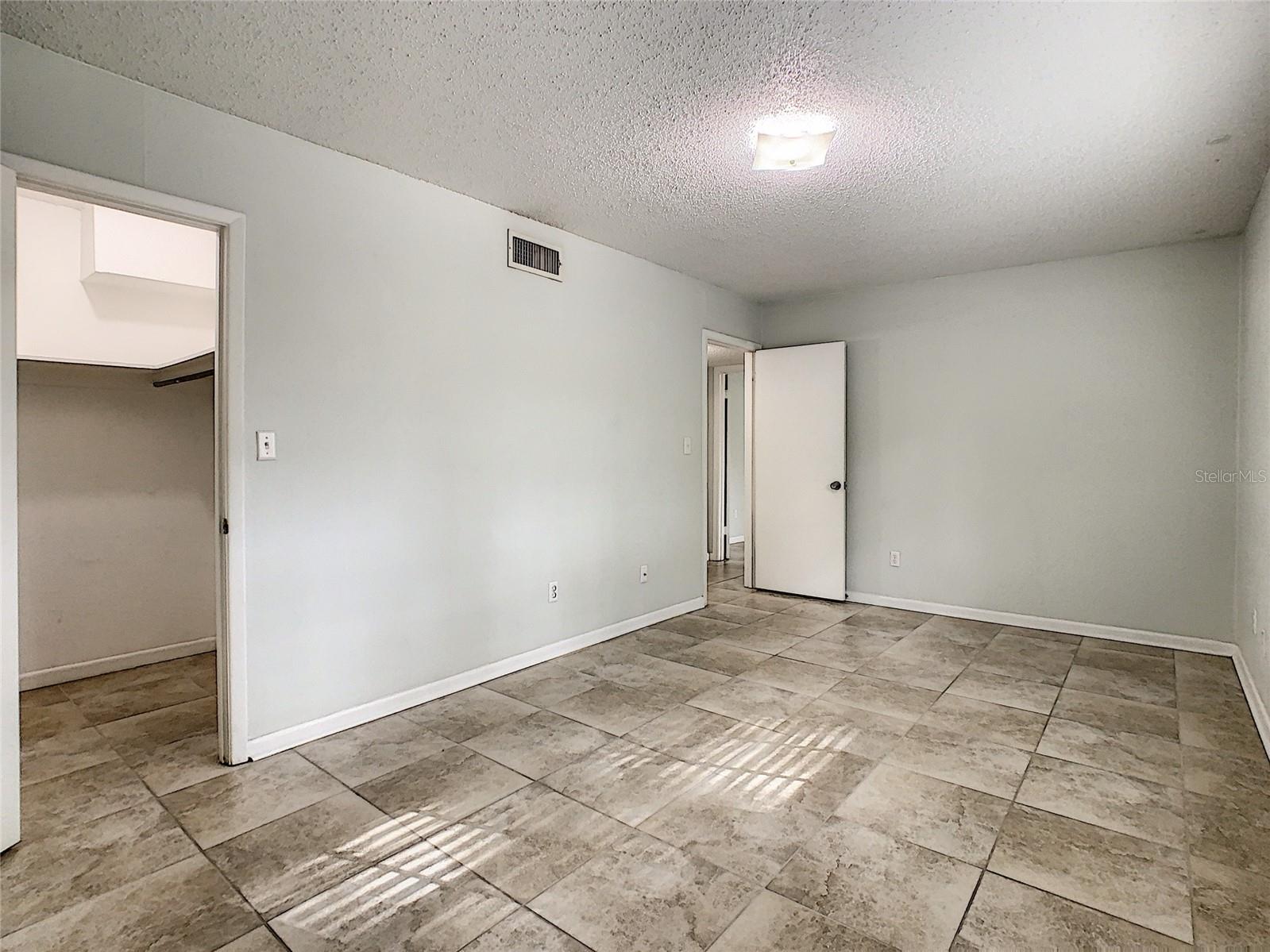 THORNTON PARK - Residential Lease