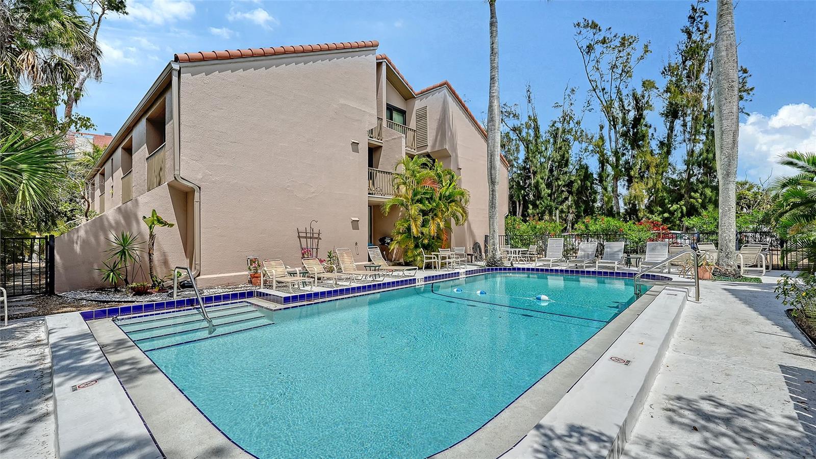 SANDY COVE III - Residential