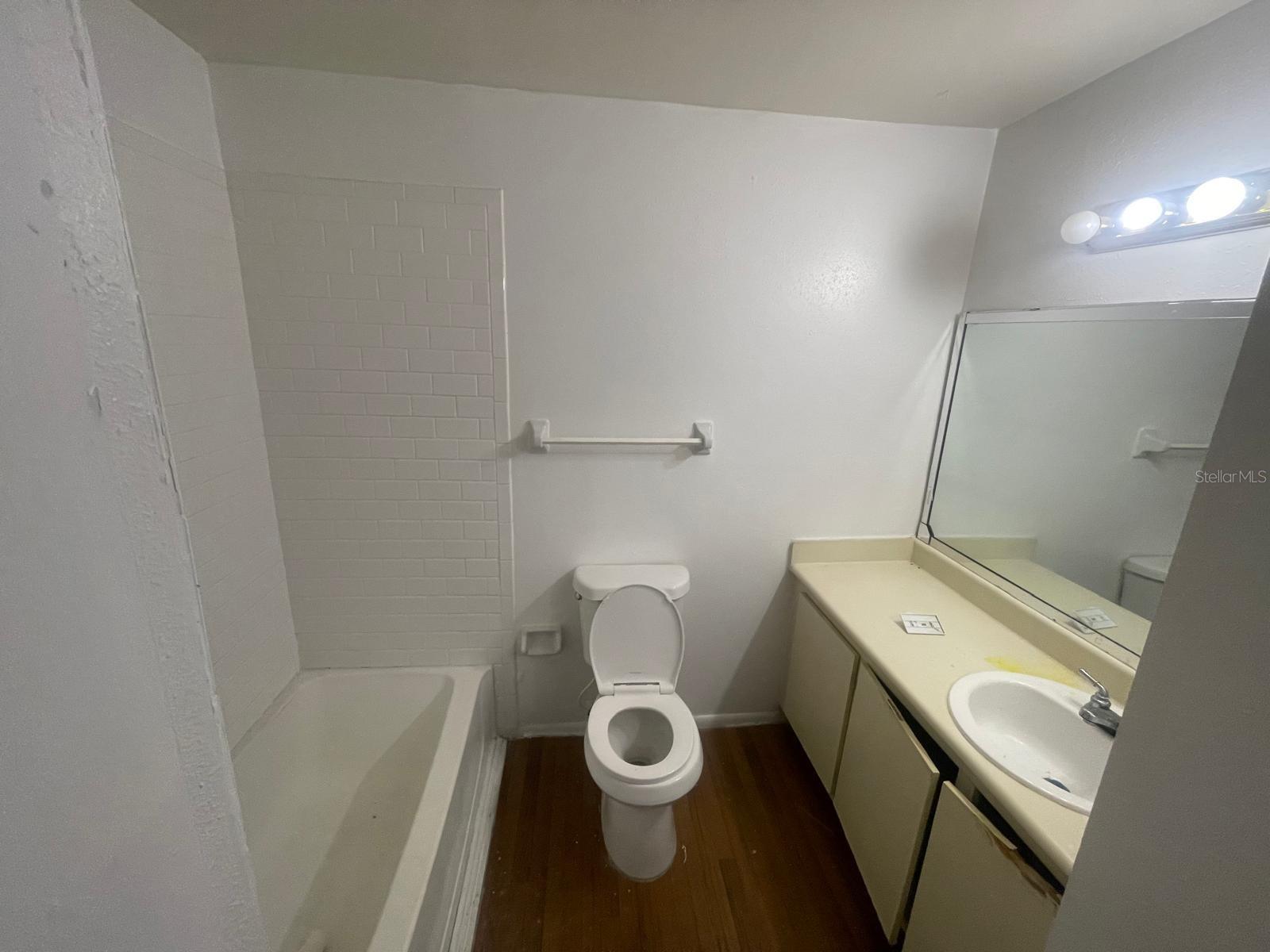 OXFORD SQUARE CONDO - Residential