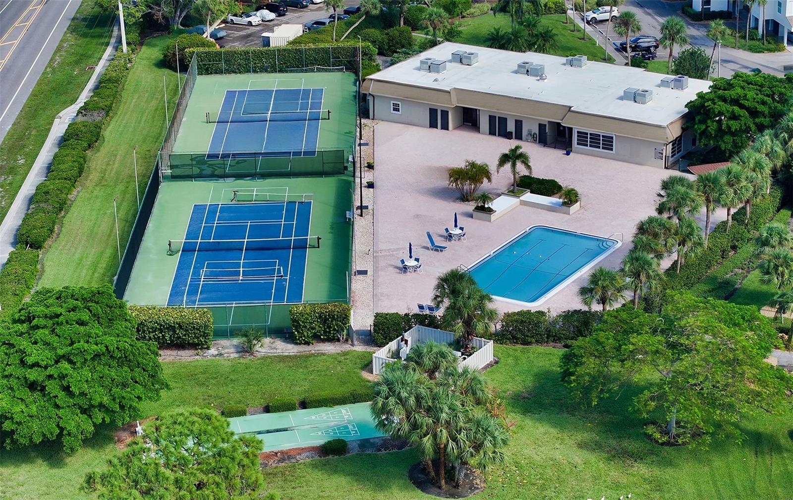 WINDWARD BAY AMD - Residential