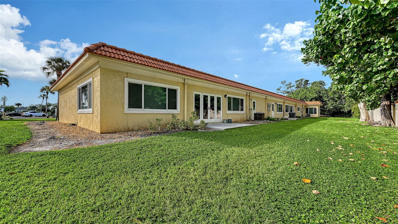 WINDWARD BAY AMD - Residential