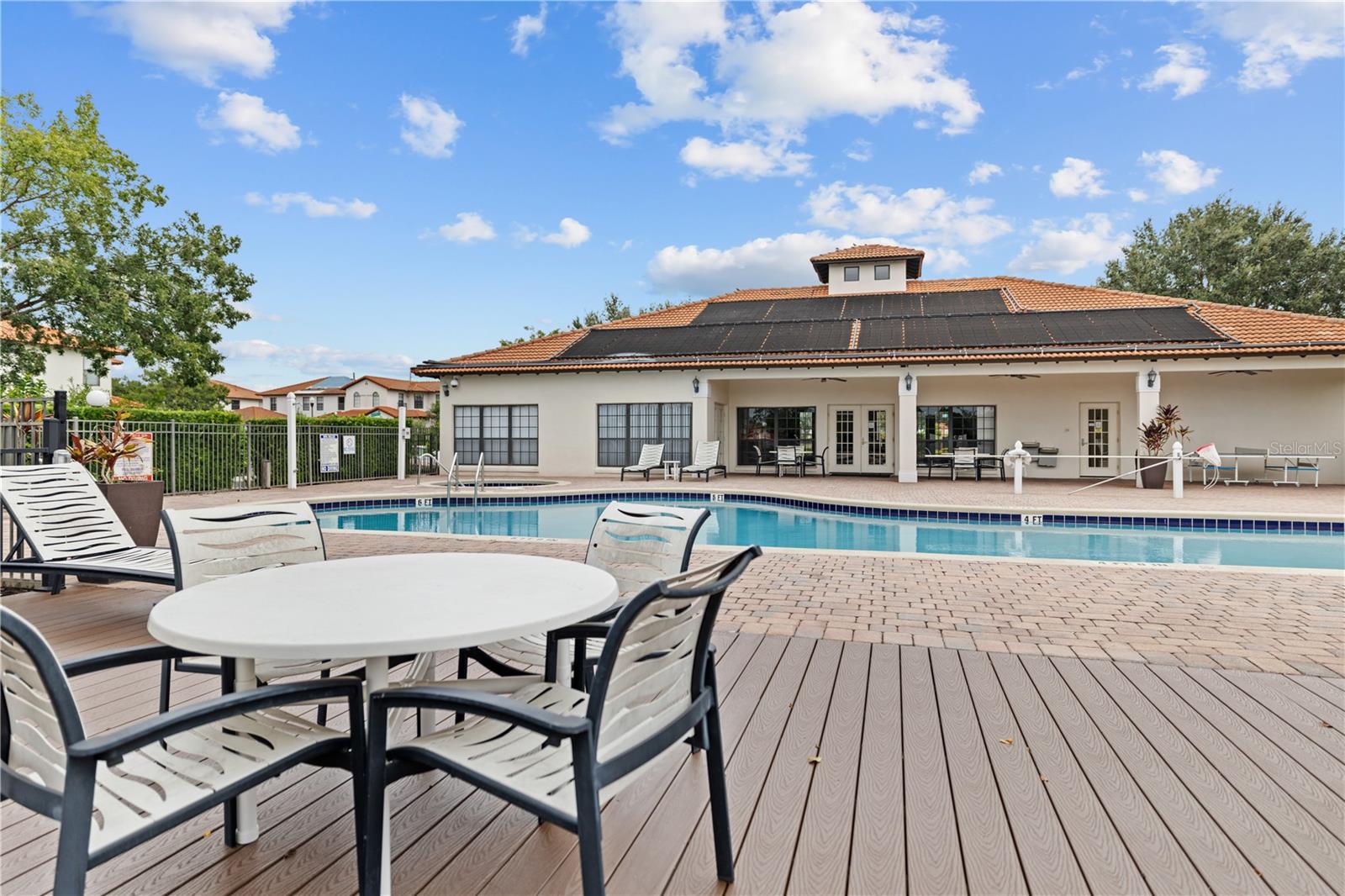 HIGH GROVE UNIT 02 - Residential