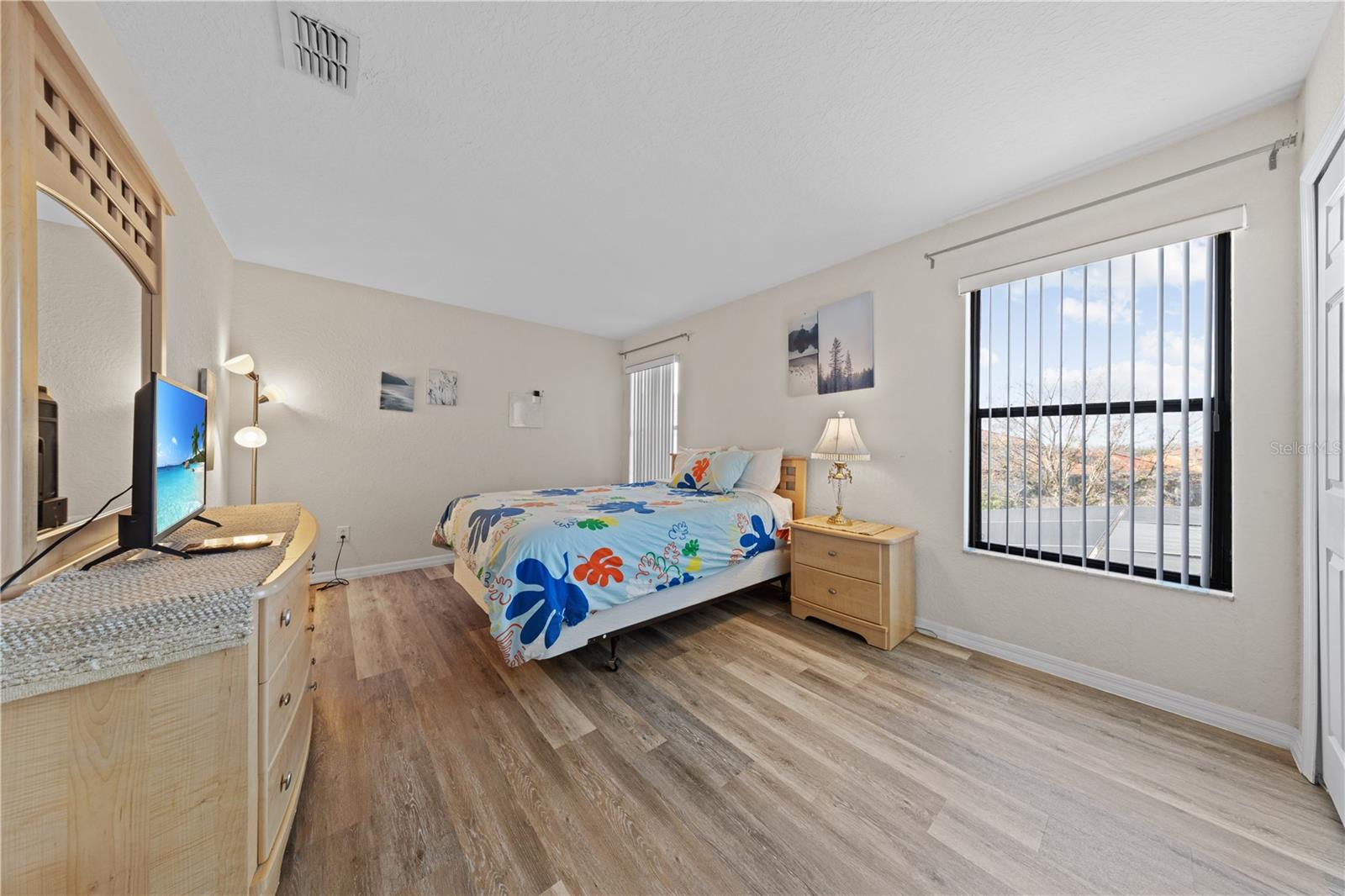 HIGH GROVE UNIT 02 - Residential