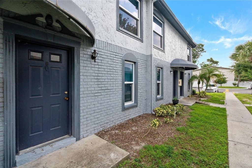 Photo of 5112 Temple Heights Road #B, Tampa, FL 33617 (MLS # TB8451231)