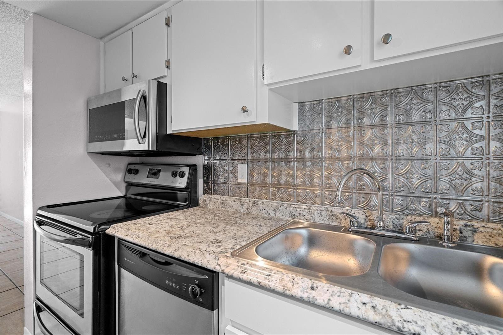 WASHINGTON SQUARE TOWNHOME CON - Residential