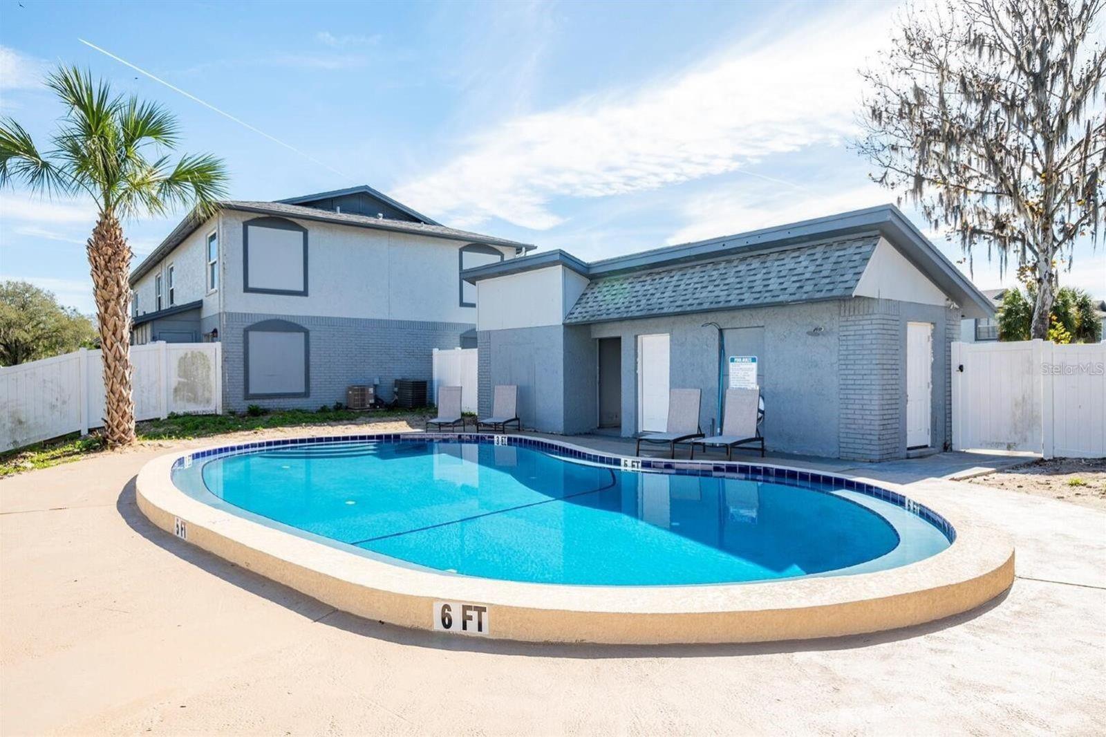 WASHINGTON SQUARE TOWNHOME CON - Residential