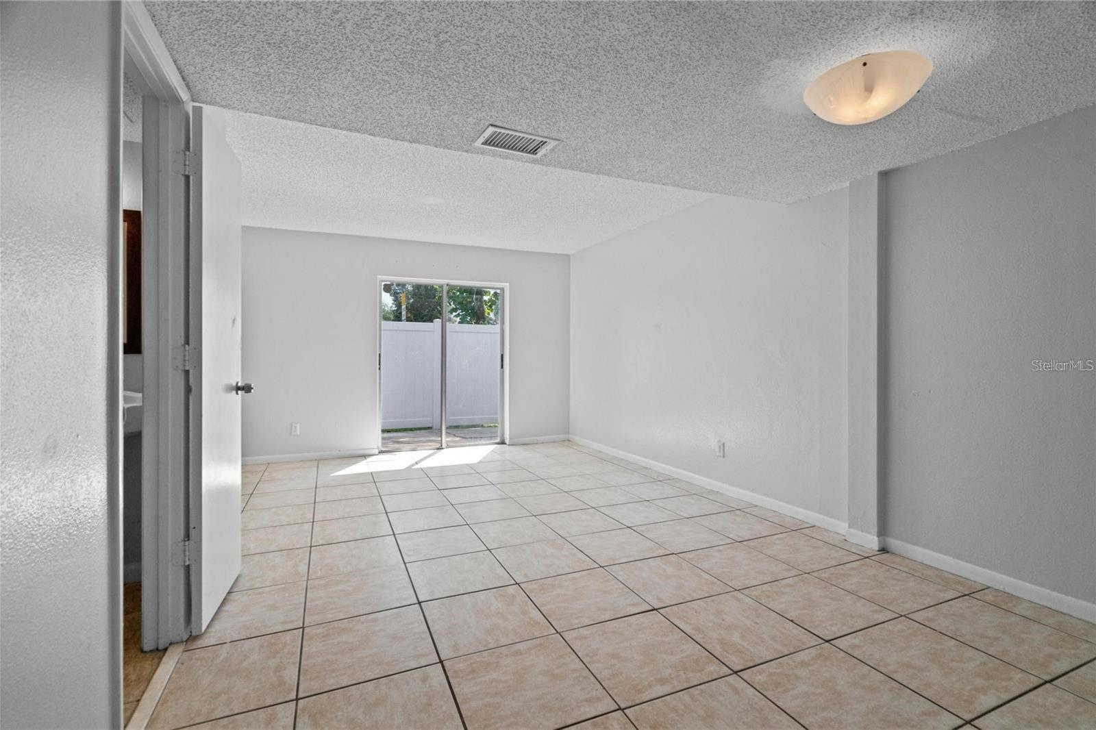 WASHINGTON SQUARE TOWNHOME CON - Residential