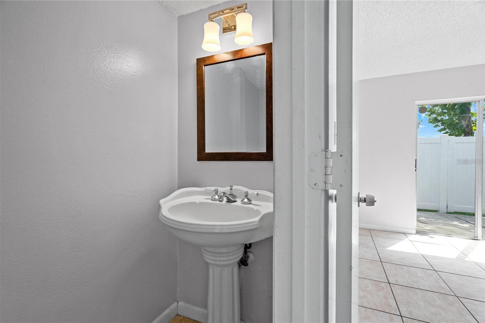 WASHINGTON SQUARE TOWNHOME CON - Residential