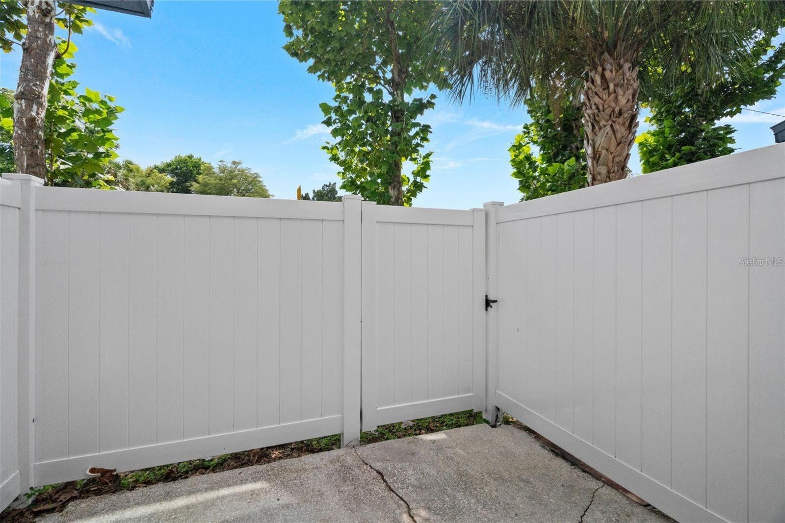 WASHINGTON SQUARE TOWNHOME CON - Residential