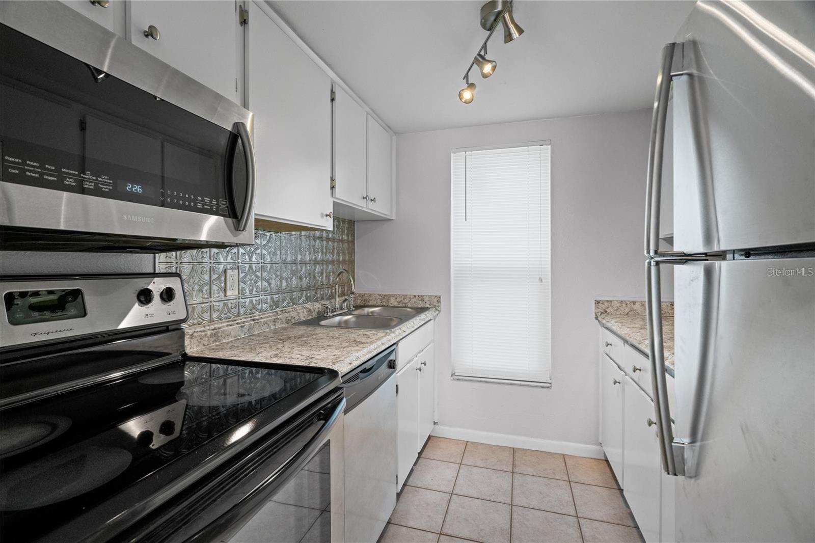 WASHINGTON SQUARE TOWNHOME CON - Residential