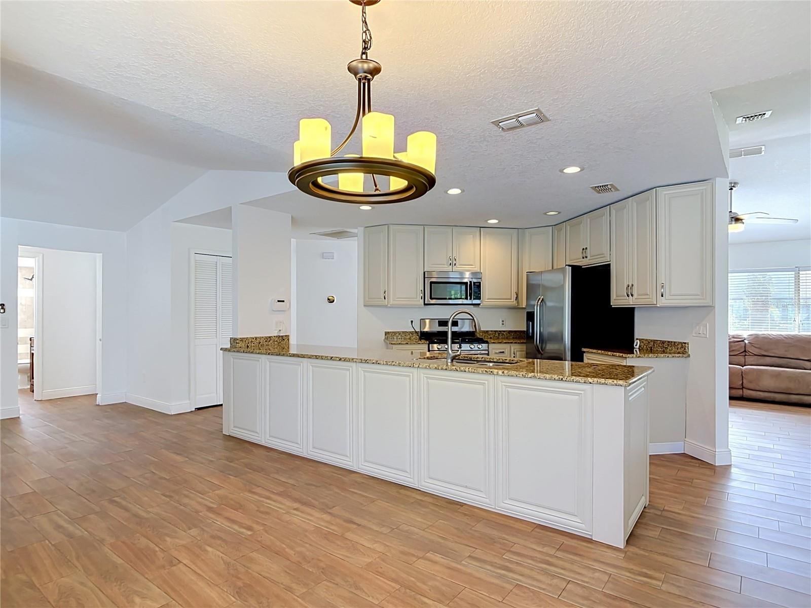 510 BROKENSHIRE DRIVE