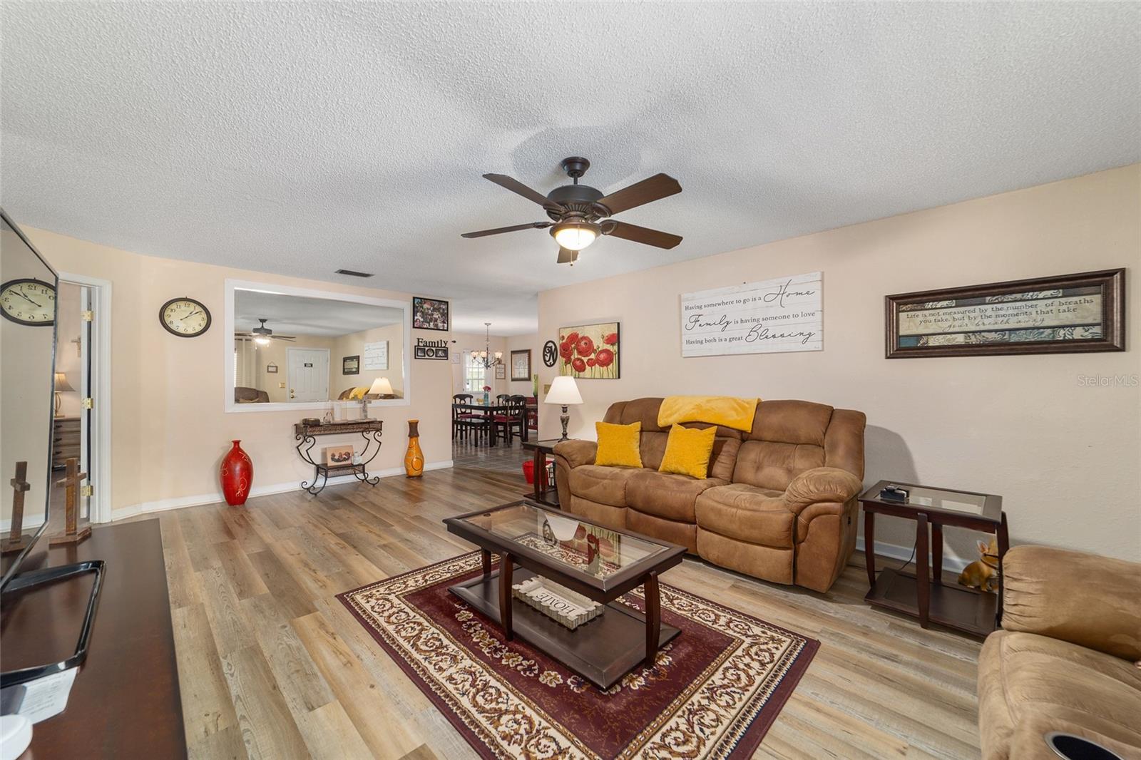 ON TOP OF THE WORLD - Residential