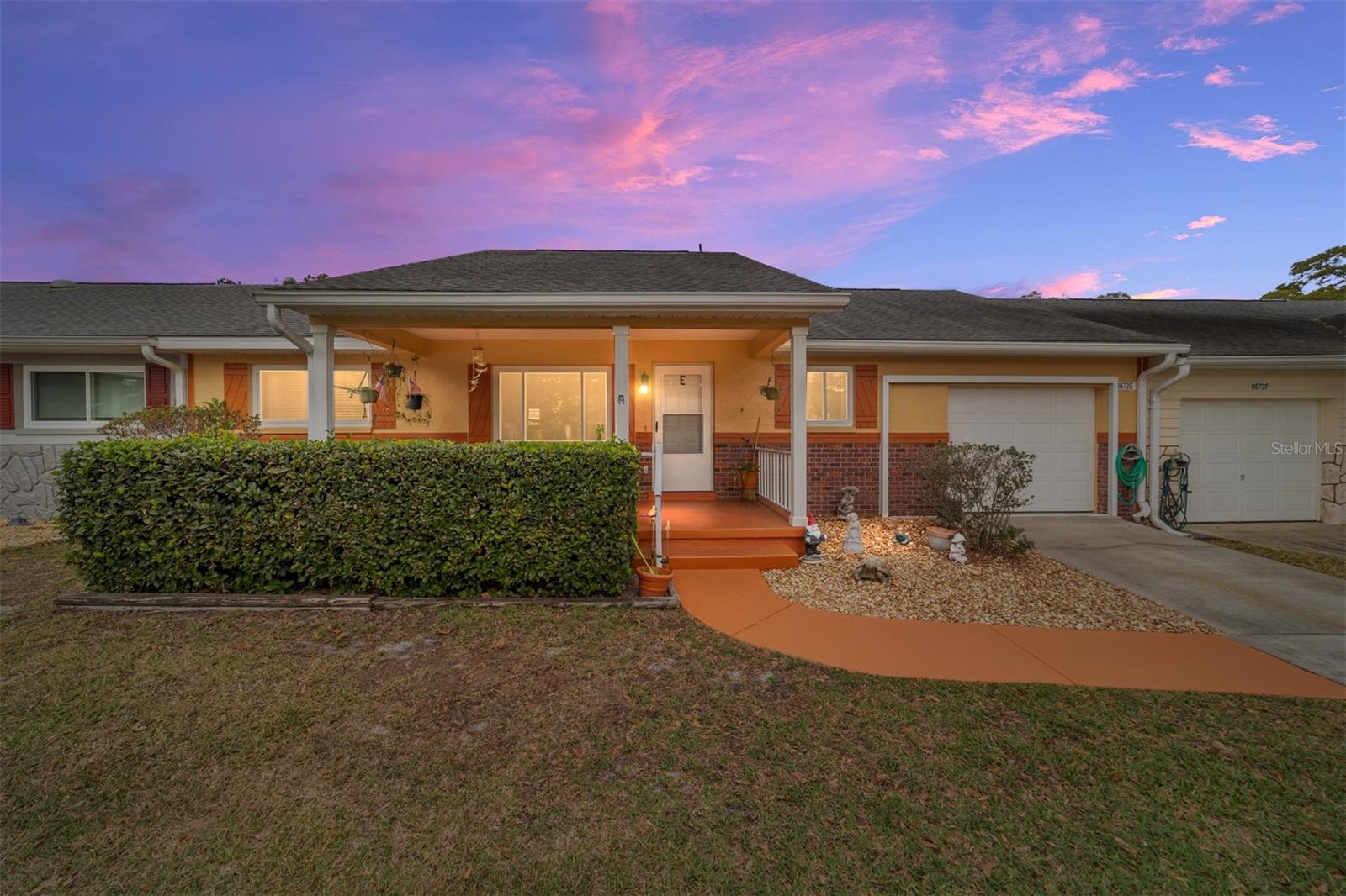 ON TOP OF THE WORLD - Residential