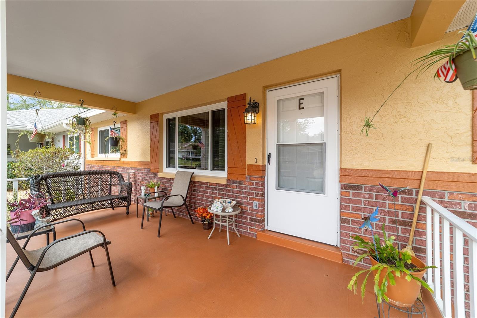 ON TOP OF THE WORLD - Residential