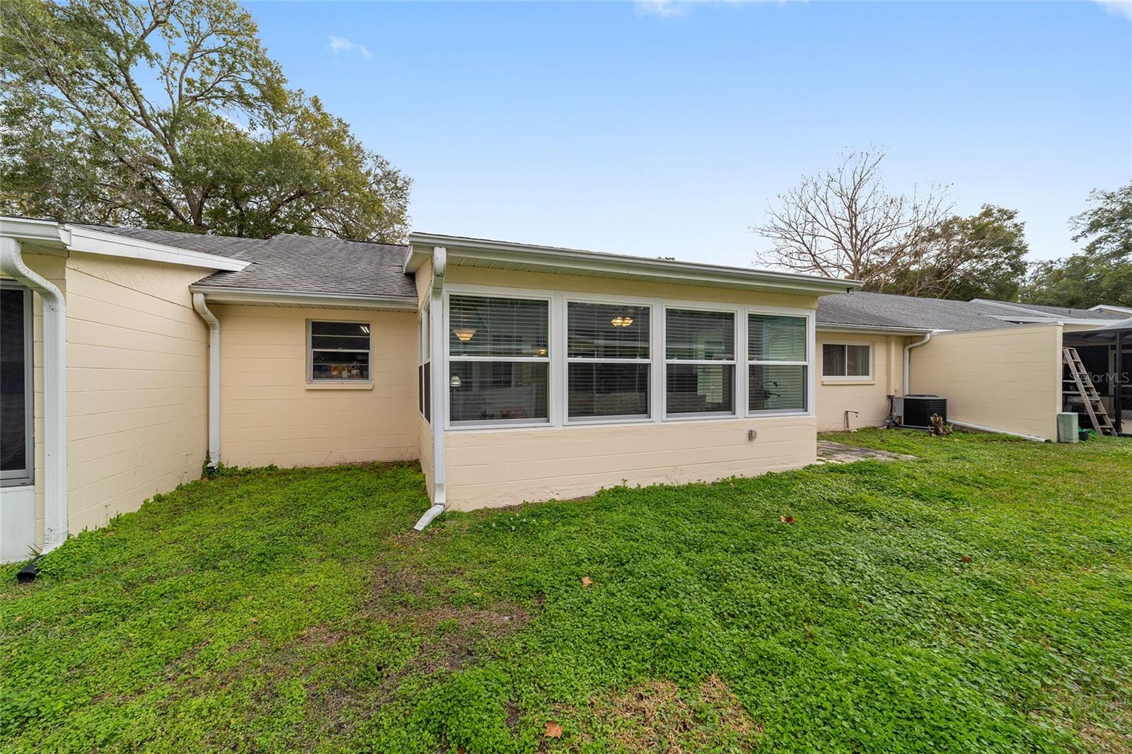 ON TOP OF THE WORLD - Residential