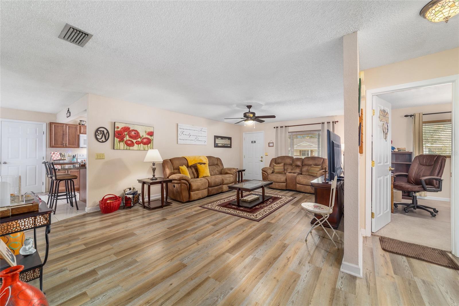 ON TOP OF THE WORLD - Residential