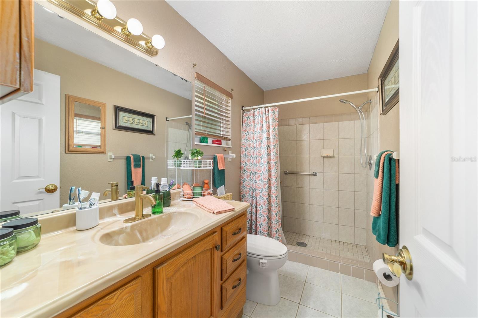 ON TOP OF THE WORLD - Residential